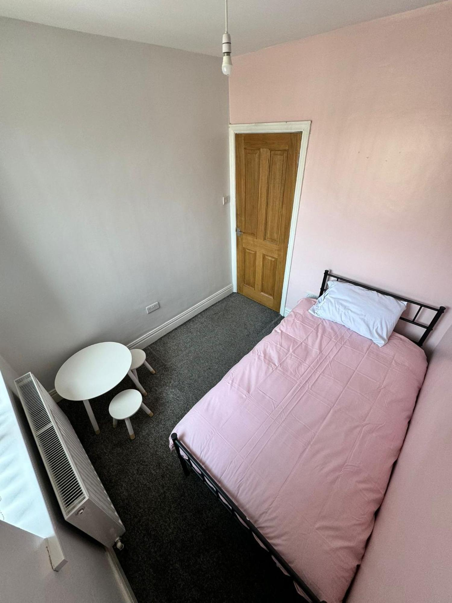 Giga Residential 4 Bedrooms, 8 Guests , Near City Centre, Arcade Machine, Sky Tv, Netflix, Free Wifi, Free Parking Newcastle upon Tyne Exterior photo